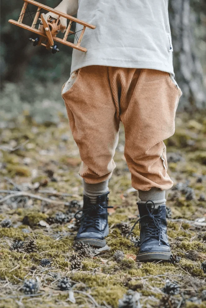 Knickerbocker Kinder in Caramel / Wichtel